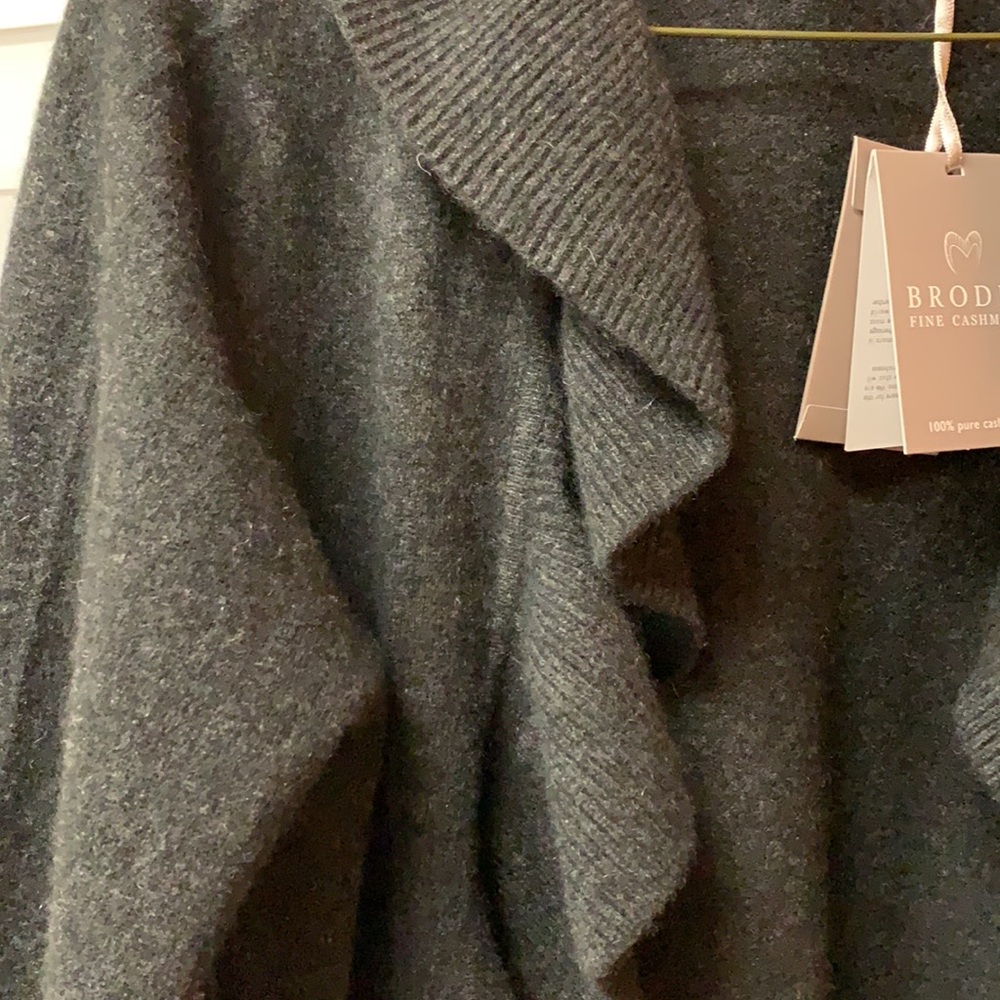 NWT Brodie Cashmere Ruffle cardigan - Picture 6 of 10